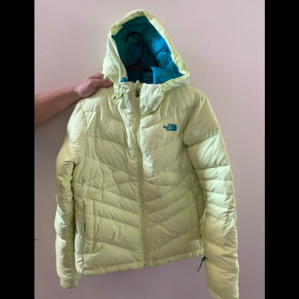 Women’s North Face Jacket (M)